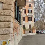 Happy Domus Roma Ippolito Nievo Flat A Trastevere